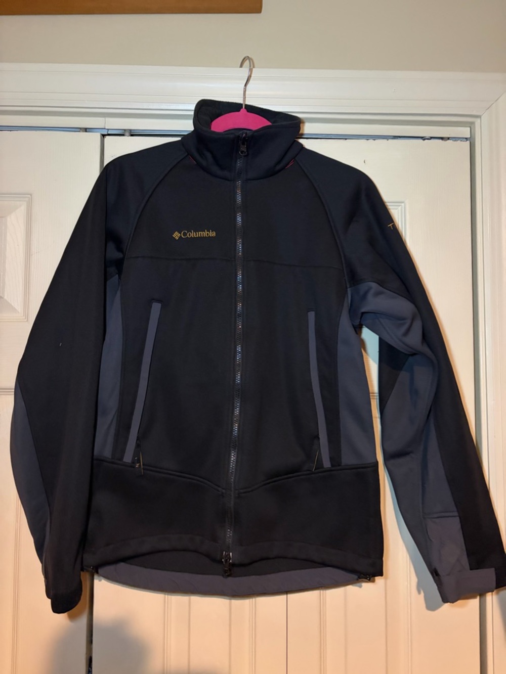 Columbia Black and Gray Softshell Jacket with Stand Collar